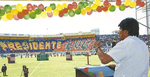 El presidente Evo Morales inauguró ayer en Cochabamba los VI Juegos Estudiantiles Plurinacionales