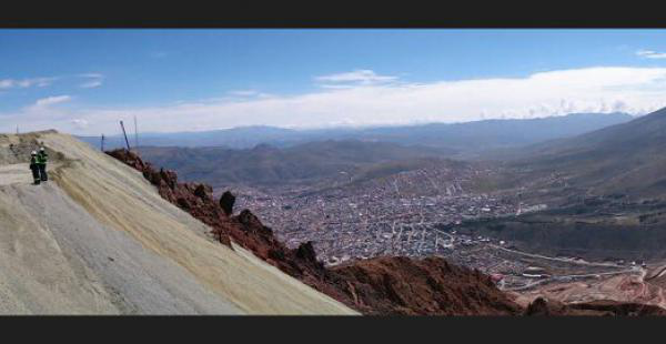 Es impresionante la vista que se tiene desde la cima sel Cerror Rico.