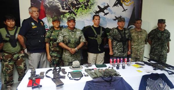 Tras el enfrentamiento con miembros de Sendero Luminoso, las Fuerzas Armadas de Perú incautaron armamento de guerra