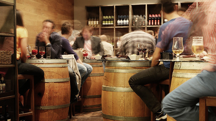 Clausuran en Bolivia un 'cementerio de elefantes', a que acuden los alcohólicos para morir