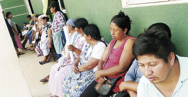 Gremiales en vigilia, en la Policía