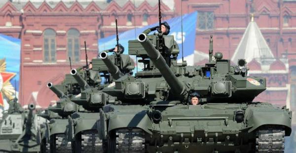 Imagen referencial de tanques T-90. Siete de estas unidades habrían sido enviadas a Siria