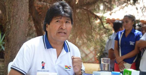 El presidente Evo Morales anunció que el pago del doble aguinaldo también beneficiará a trabajadores eventuales y consultores.