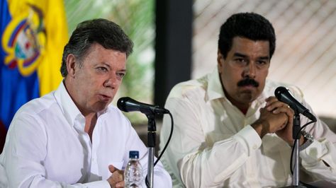 Los presidentes Manuel Santos y Nicolás Maduro durante un encuentro en 2013. Foto: Archivo