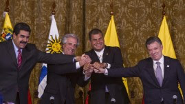 Acuerdo Colombia Venezuela para retorno de embajadores, por los Presidentes Santos y Maduro con mediación de Correa y Vázquez, en Quito