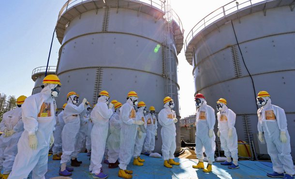 Trabajadores en la limpieza del desastre en Fukushima.  Reuters.