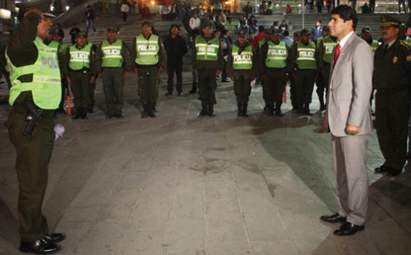 EXAUTORIDAD. Jorge Pérez, en un operativo de la Policía en La Paz cuando estaba al frente del ministro de Gobierno. - Agencia Bolivia de información ABI Agencia