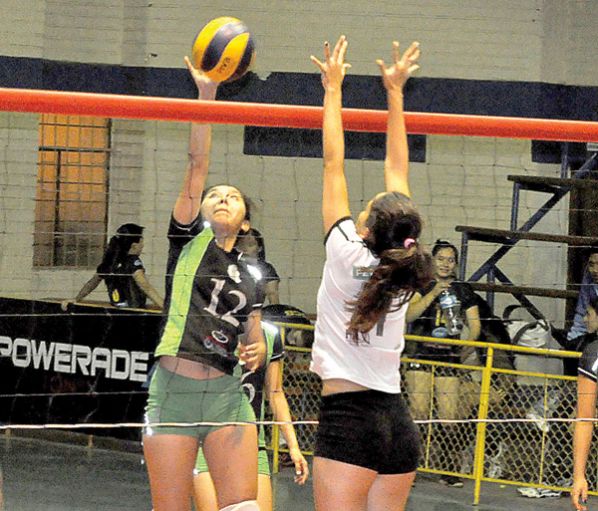 CHOQUE ENTRE CHACO (I) Y PETROLERO, EL VIERNES.
