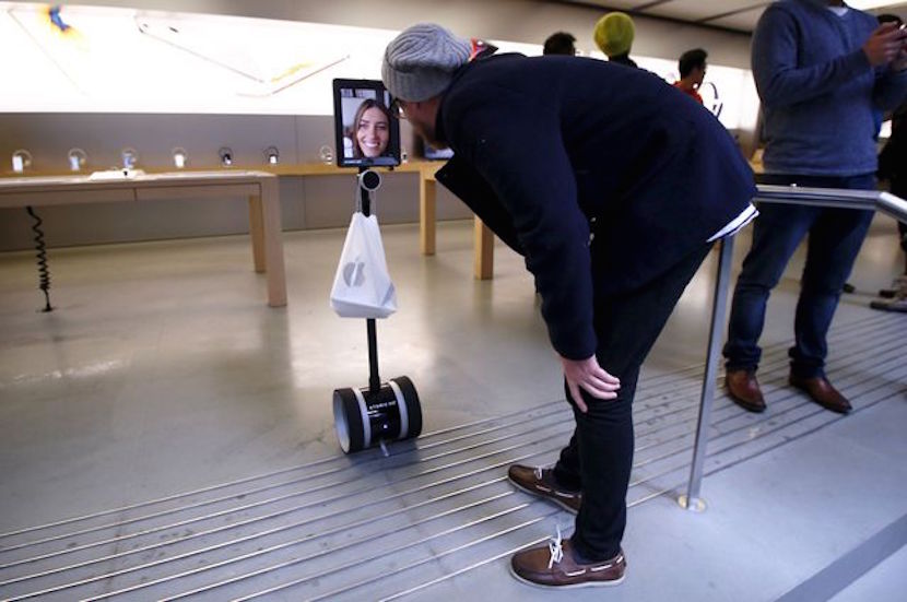 robot double apple store Este es el robot de telepresencia que hizo cola en la Apple Store de Nueva York