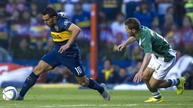 Carlos Tevez anotó el tercer gol del partido al minuto 80. Foto: AFP