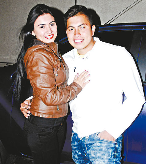 Romel Quiñónez con su novia Naira. Foto: Osvaldo Aguirre 