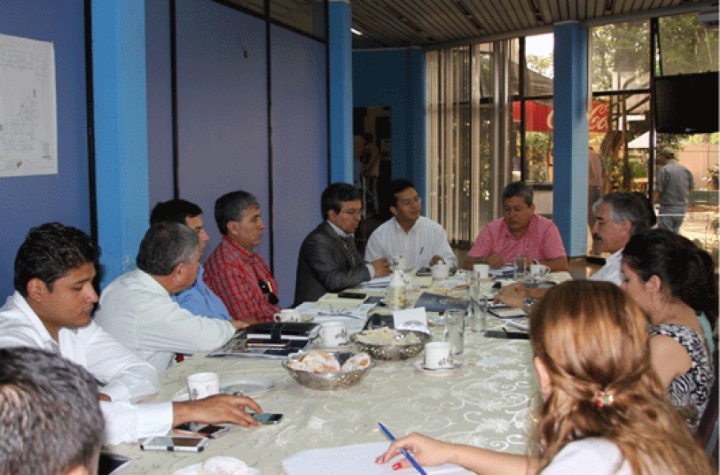 REUNIÓN. Representantes de la Alcaldía, la Gobernación, la Uagrm junto a la Fiscalía se reunieron para consolidar el proyecto.