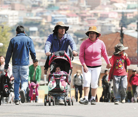 Celebración. Niños, jóvenes y adultos se apoderaron de calles y avenidas en La Paz el Día del Peatón de 2014.
