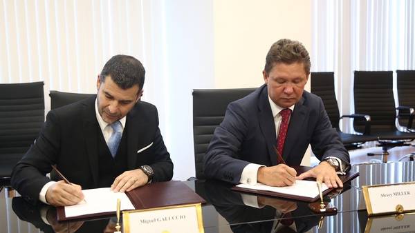 Galuccio-Miller-Gazprom-firmando-acuerdo_