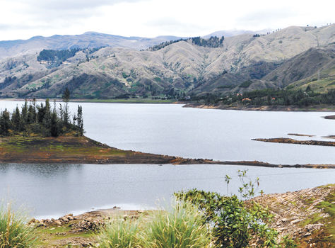 Proyecto. La laguna Corani, que alimentará a la planta Banda Azul.