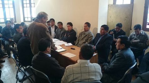 El diálogo entre los choferes y la Federación de Juntas Vecinales de La Paz.