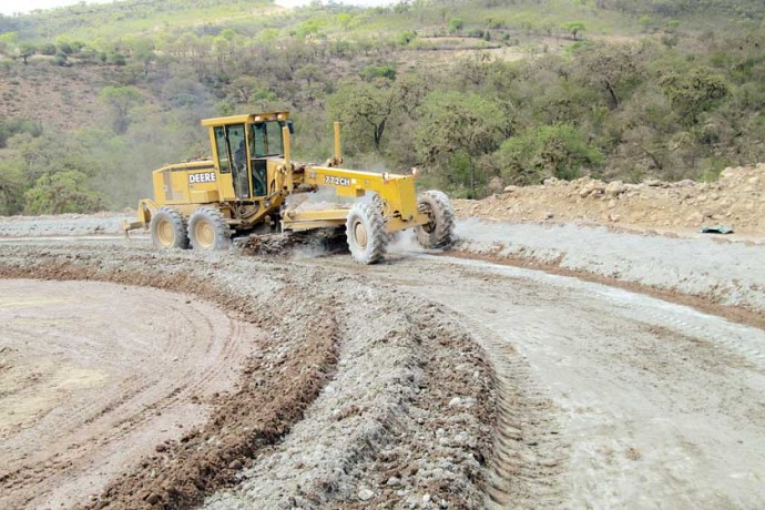 TRAYECTO. La cumbre presenta serios problemas en época de lluvias.