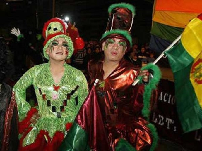 Marcha de TLGB repudia 55 asesinatos en Bolivia
