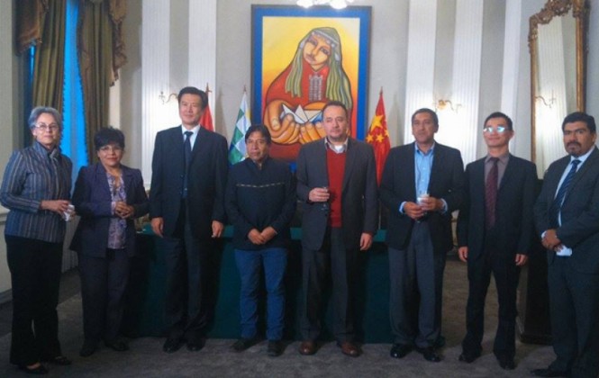 China condonará la deuda de los créditos sin interés concedidos a Bolivia