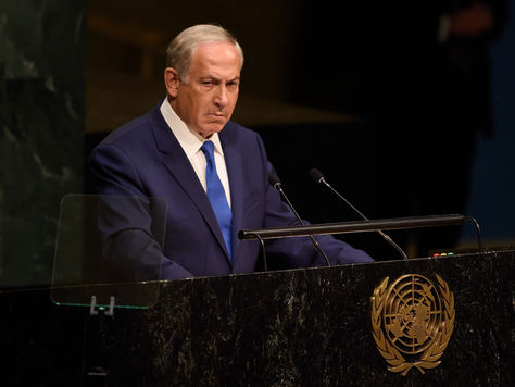 Benjamin Netanyahu, primer ministro del Estado de Israel, hace una pausa en silencio mientras se dirige a la 70a sesión de la Asamblea General de las Naciones Unidas. Foto: AFP