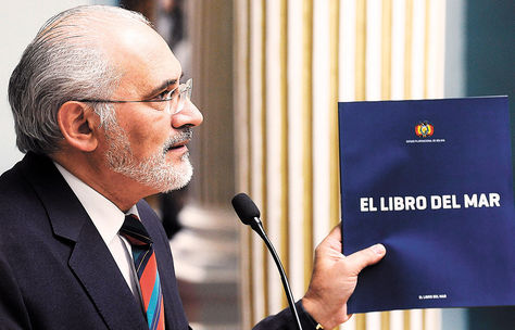 Delegado. Carlos Mesa, representante oficial de Bolivia para la Causa Marítima con ‘El libro del mar’.