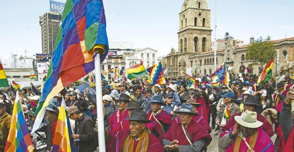 Al menos tres ex vocales electorales recibieron respaldo de organizaciones sociales de campesinos y de mineros que forman parte del Conalcam