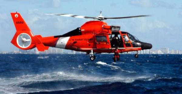 Un helicóptero de la Guardia Costera de EEUU auxilió a la tripulación del carguero boliviano que se hundió en el mar