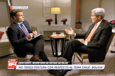 Entrevista. El secretario de Estado de EEUU, John Kerry (derecha), en la charla con TVN de Chile.