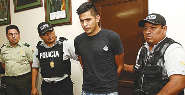 Yamil Montero El Rezz fue mostrado ayer en el Comando                       de la Policía; era buscado por un millonario robo en Potosí