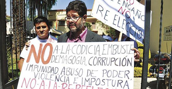 Realizan concentraciones y marchas en rechazo a la reelección de Morales