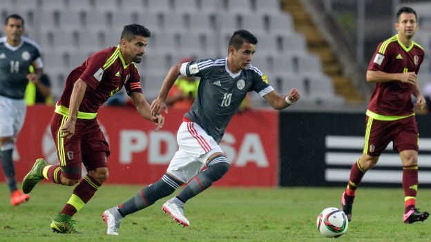 Derlis González dió la victoria a Paraguay.