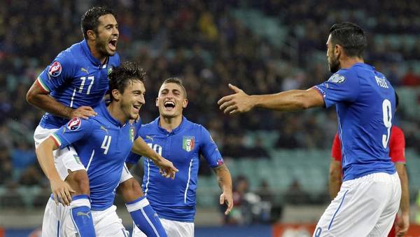 Italia festejó la clasificación de la mano de los goles de Eder, El Shaarawy  y Matteo Darmián. (EFE)