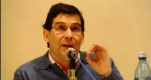 Raúl Peñaranda cree que gobiernos fuertes son malos para “libertades del periodista”