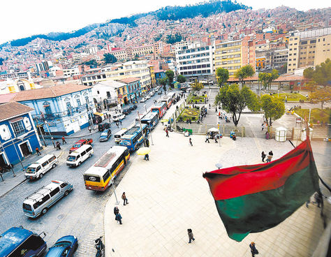 Aniversario. Vista de la plaza Alonso de Mendoza, que estrenó una vía peatonal.