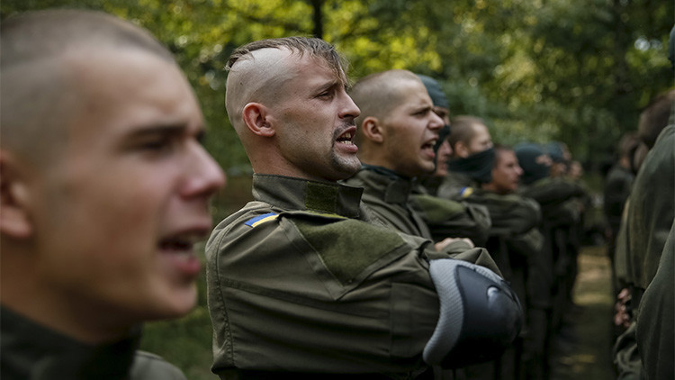 Voluntantarios ucranianos del batallón neonazi 'Azov', agosto 2015.
