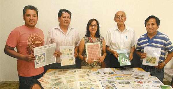 De Izq. a Dcha.: Jorge Mavila, Óscar Villarpando, Martha Villarroel, Jorge Dorado y Carlos Villarpando, filatelistas con mucha experiencia