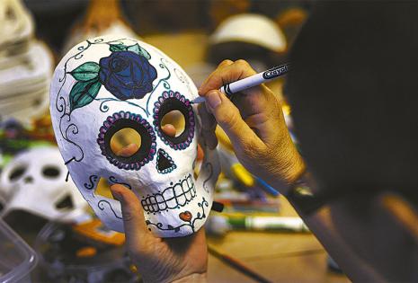 Elegante y coqueta La Catrina fue creada a la imagen del catrín, un hombre elegante y bien vestido que iba a acompañado de alguna dama con las mismas características