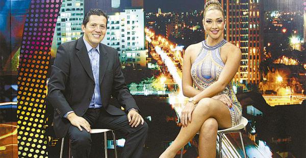juventud y belleza en el set desde esta noche katherine regresa a la tv