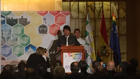 Evo Morales en el encuentro con empresarios el Nueva York. Foto: @mincombolivia