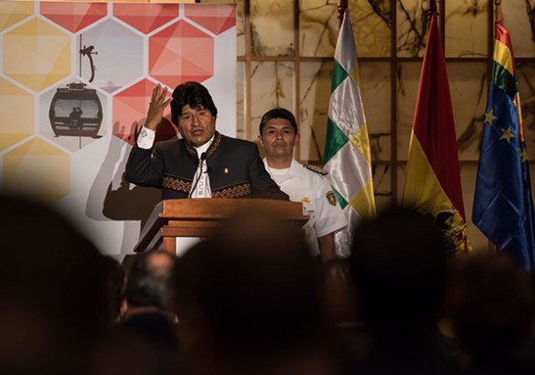 El presidente Evo Morales se dirige a empresarios internacionales reunidos el lunes pasado en Nueva York (Estados Unidos), en un seminario organizado por Financial Times por encargo del Gobierno de Bolivia. -   Abi Agencia