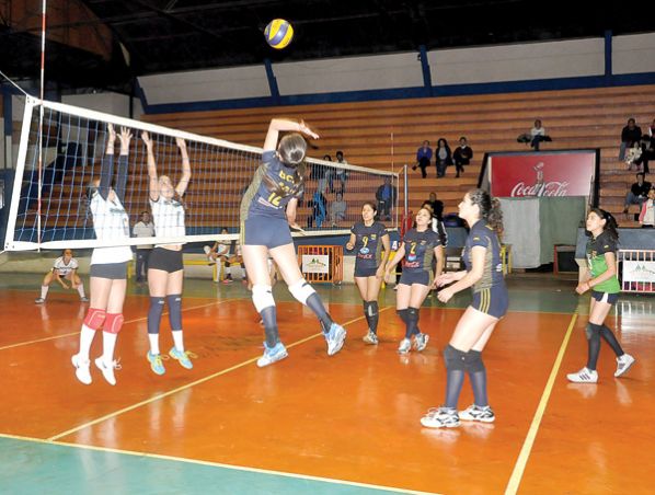 ﻿UCB Y UMSS Ganan En El Voley – Eju.tv