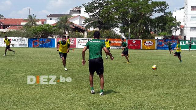 En el ensayo de fútbol formal Alcides Peña ingresó por Alberto Pinto. Foto: DIEZ