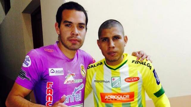 Sánchez junto a Pedro La Serna. Ambos jugadores son buenos amigos y coincidieron en el equipo juvenil de Oriente. Foto: Facebook