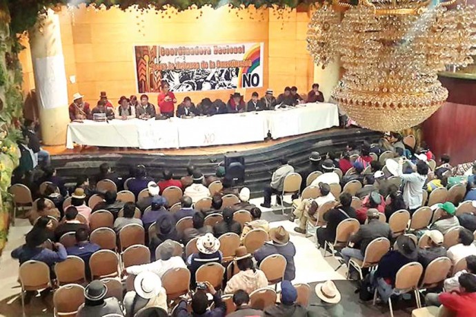 AMPLIADO. Los miembros de CONALPADECO, en su reunión de Oruro.