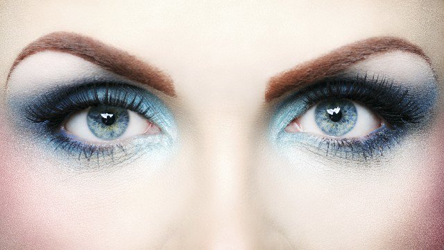 Cejas de colores