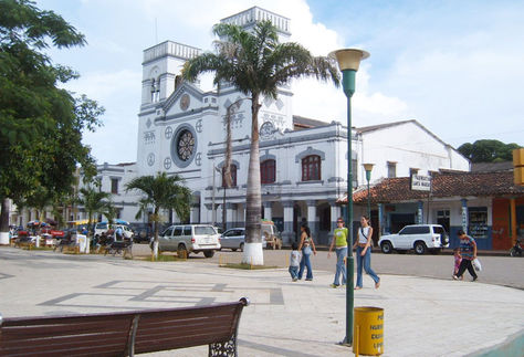 Una vista de la Catedral y la plaza principal de Trinidad