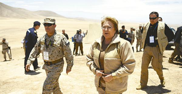 ejercicio que incomoda en bolivia  y perú hubo reclamos por las maniobras en la frontera La presidenta de Chile, Michelle Bachelet, acudió ayer a Campo Perdiz para asistir al ejercicio militar