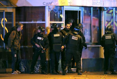 Al menos 140 personas han muerto en los tiroteos y las tres explosiones en las inmediaciones del Estadio de Francia.1