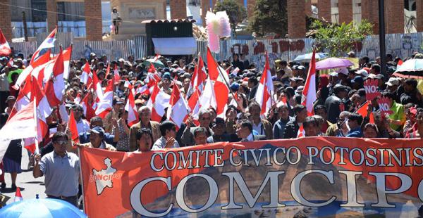 Una difícil reconciliación los potosinos mantienen el pliego petitorio de 23 puntos La efeméride de Potosí, el 10 de noviembre, hubo protestas reivindicatorias en el departamento