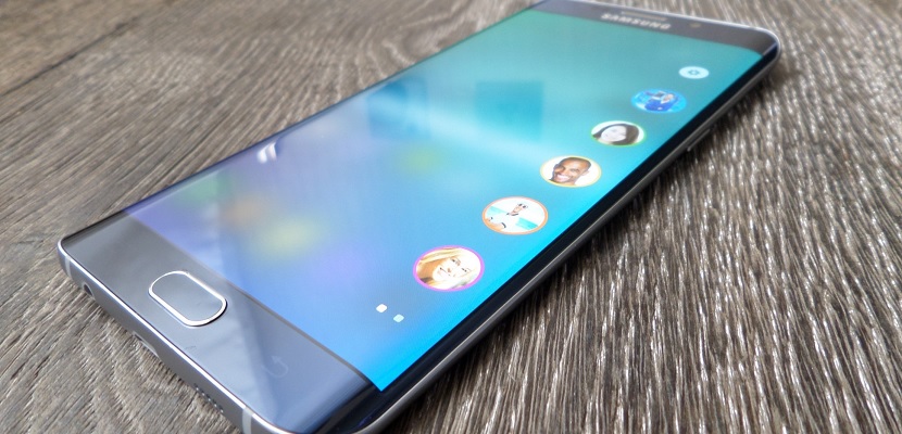 Samsung Galaxy S6 edge 2 Samsung venderá sus fábricas de pantallas LCD